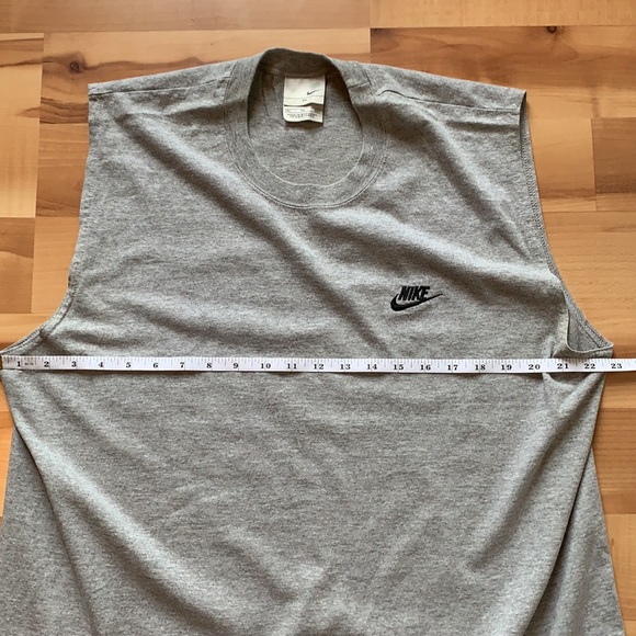 Vintage Nike XL sleeveless shirt. - Picture 9 of 10